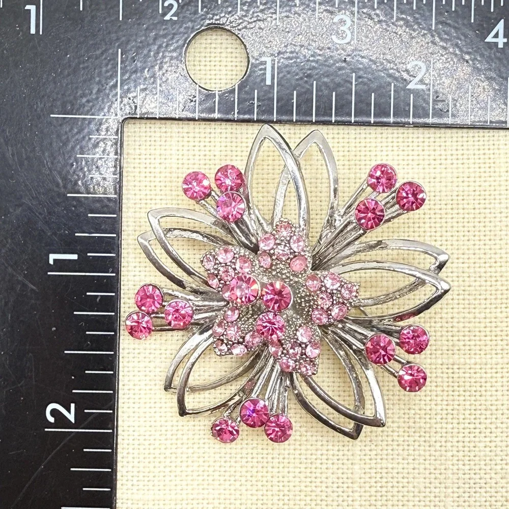 Vintage Retro Silver Tone Sparkling Pink Rhinestone Floral Brooch Pendant